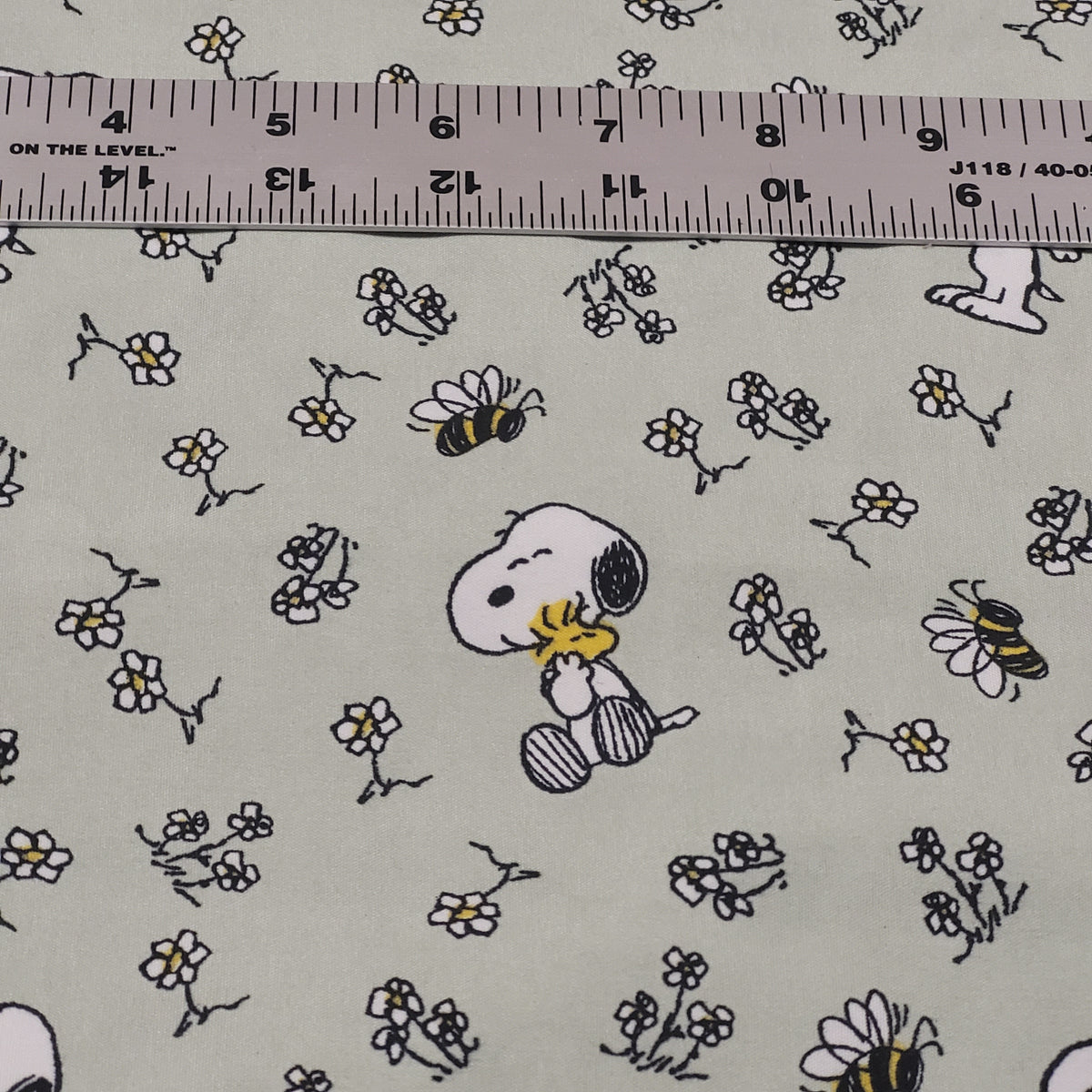 Peanuts | Snoopy | Snoopy Daisy Bee Green | 2019
